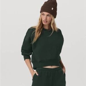 NWT Vuori Restore Mini Crew in Evergreen